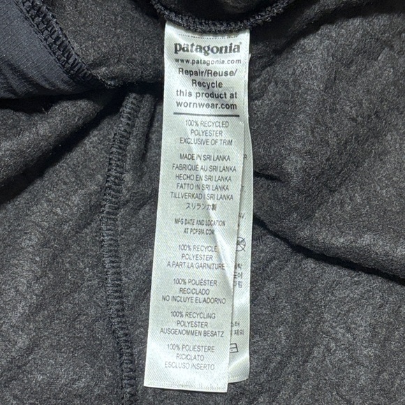 Patagonia R1 Air Jacket w Hood - Picture 7 of 9